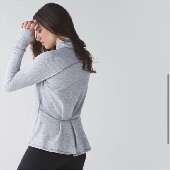 Lululemon Warm Your cored Stripped Long Sleeve Top Size Medium - Picture 11 of 11